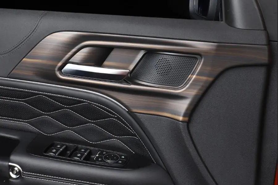 Fully Enclosed Double Table Five Axis Machining Center (2).jpg